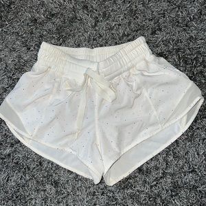 Lululemon Hotty Hot Short *2.5"